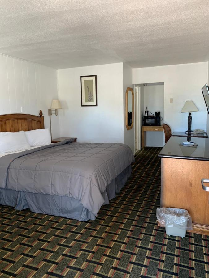 Rodeway & Hotel Raton